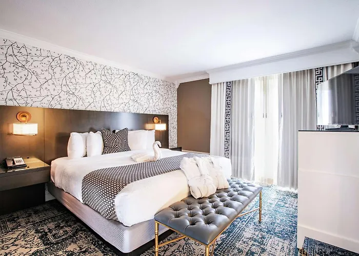 The Burgundy Hotel, Tapestry Collection By Hilton